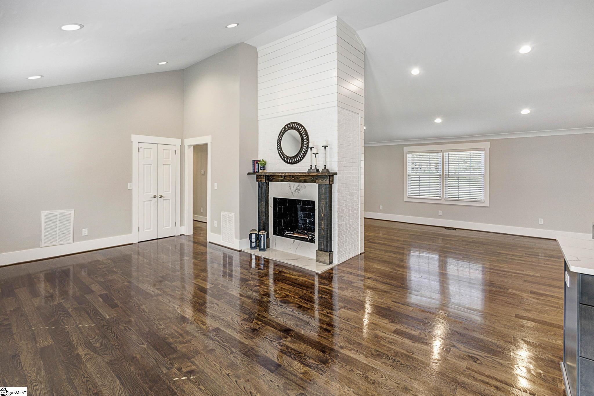 201 Rollingreen Road Greenville, SC 29615 - Photo 16 of 36 Gallery Image 16