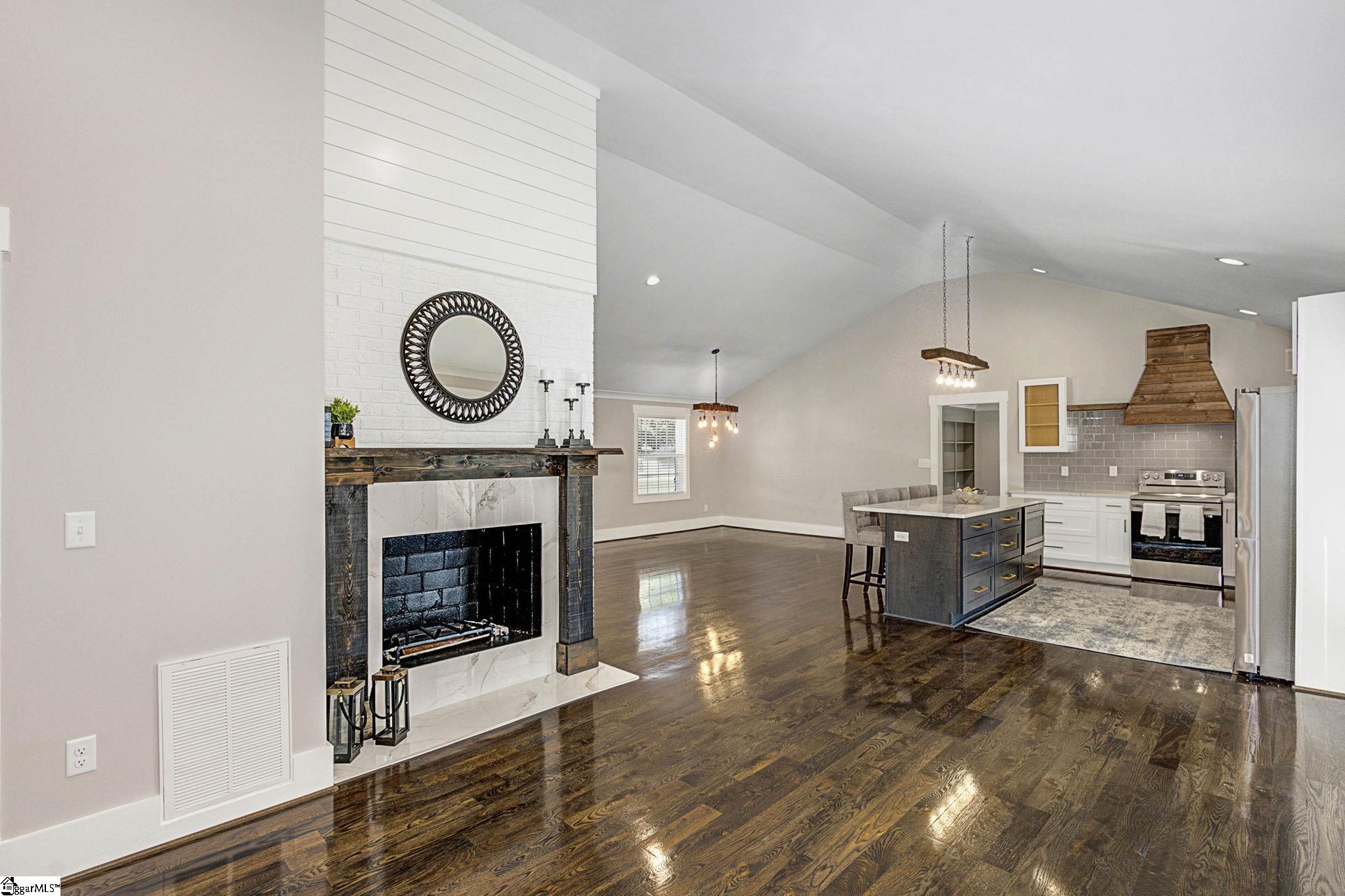 201 Rollingreen Road Greenville, SC 29615 - Photo 17 of 36 Gallery Image 17
