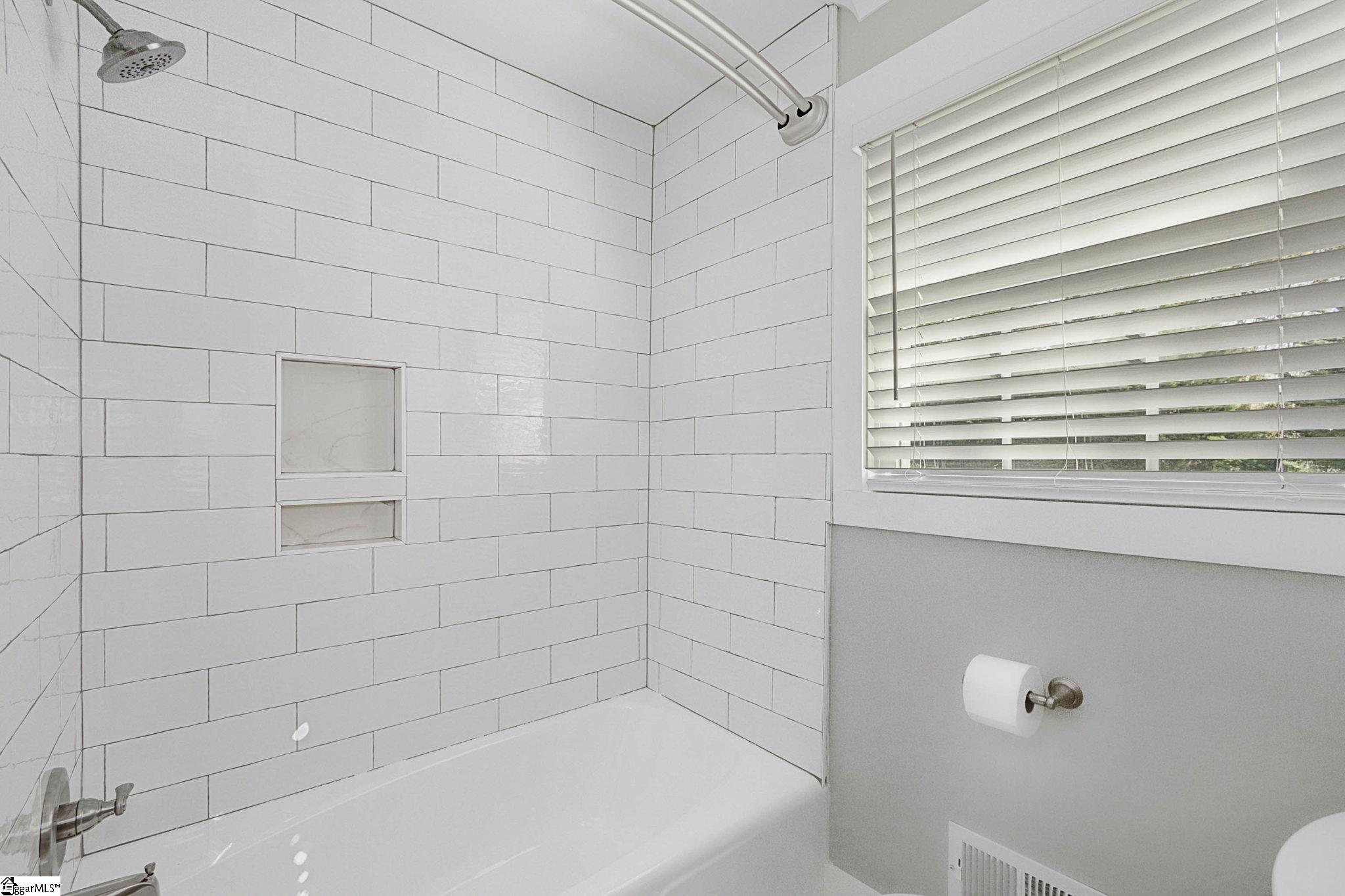 201 Rollingreen Road Greenville, SC 29615 - Photo 27 of 36 Gallery Image 27