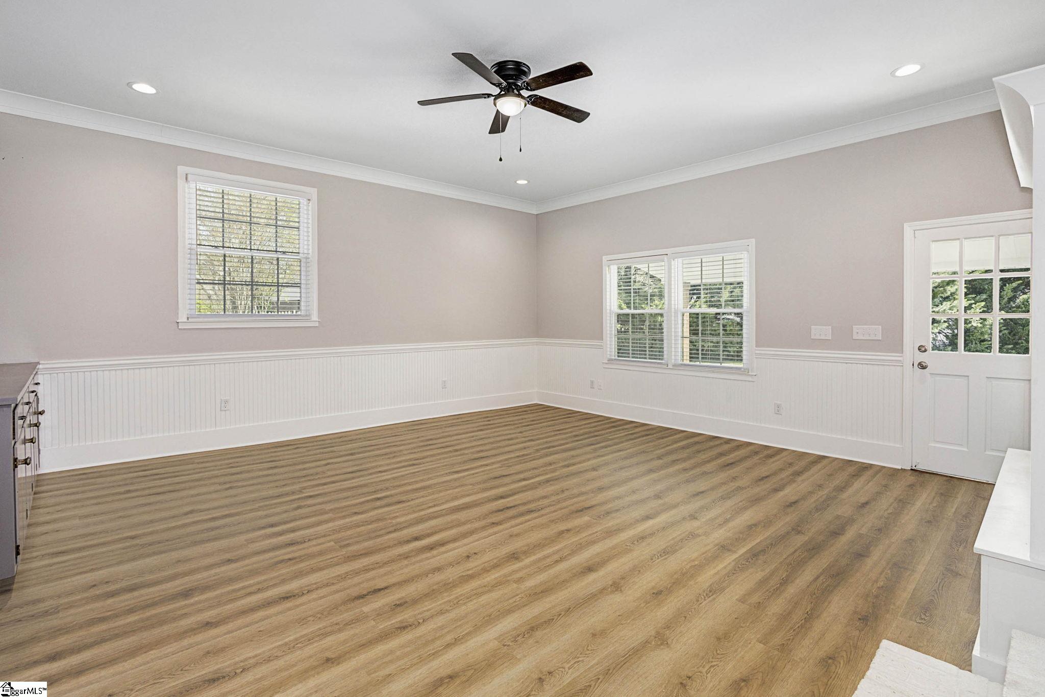 201 Rollingreen Road Greenville, SC 29615 - Photo 28 of 36 Gallery Image 28