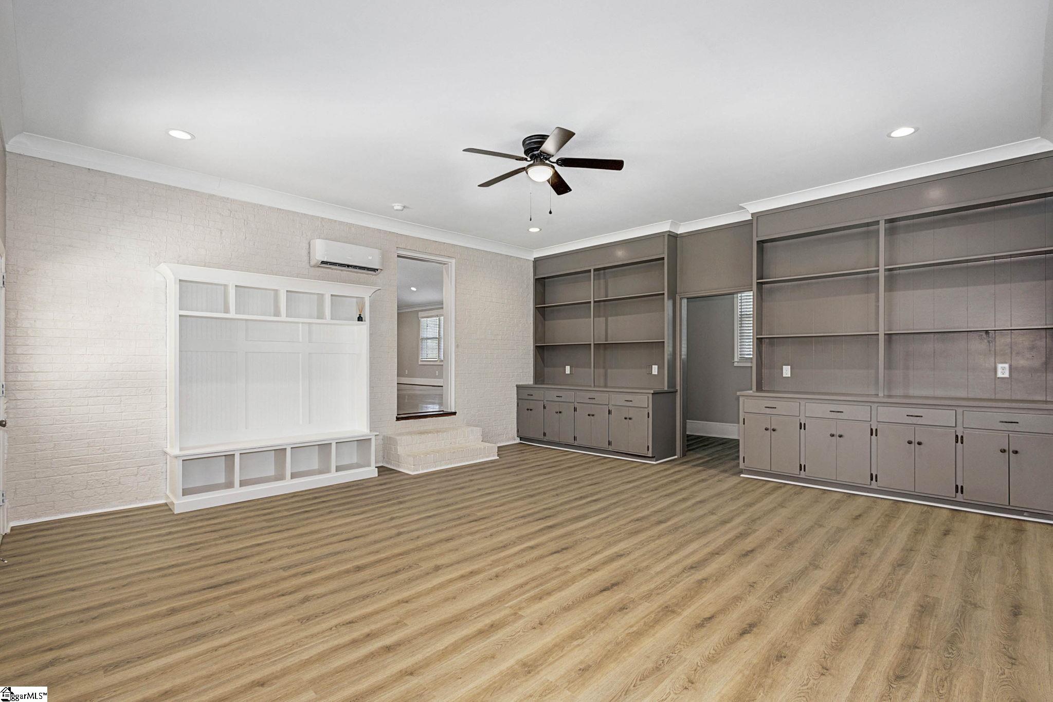 201 Rollingreen Road Greenville, SC 29615 - Photo 29 of 36 Gallery Image 29