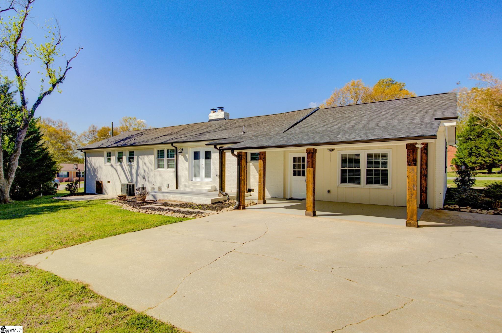 201 Rollingreen Road Greenville, SC 29615 - Photo 33 of 36 Gallery Image 33
