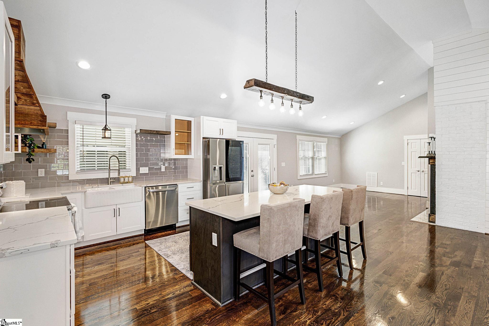 201 Rollingreen Road Greenville, SC 29615 - Photo 7 of 36 Gallery Image 7