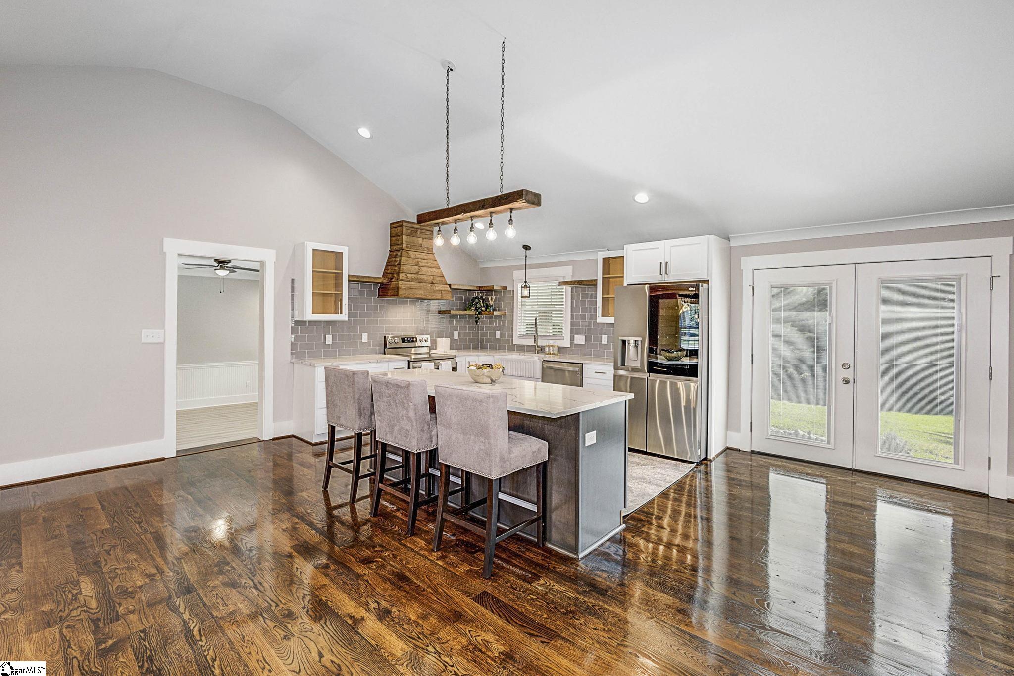 201 Rollingreen Road Greenville, SC 29615 - Photo 8 of 36 Gallery Image 8