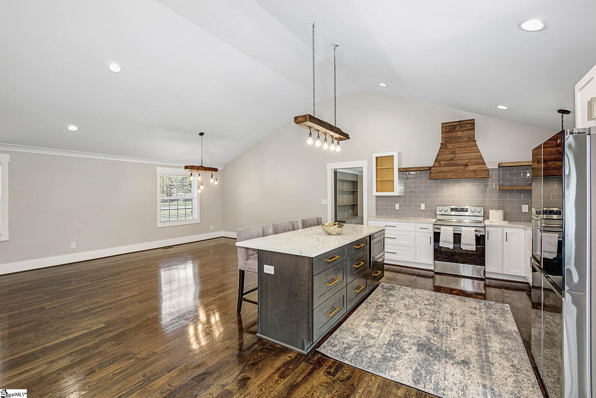 201 Rollingreen Road Greenville, SC 29615 - Photo 10 of 36 Gallery Image 10