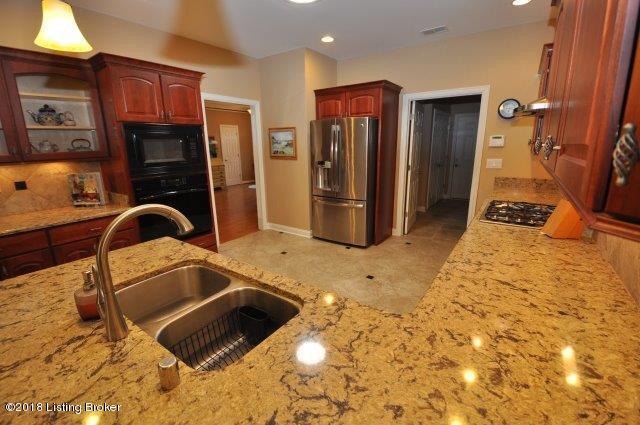 10511 Rile Road Louisville, KY 40223 - Photo 10 of 30 Kitchen