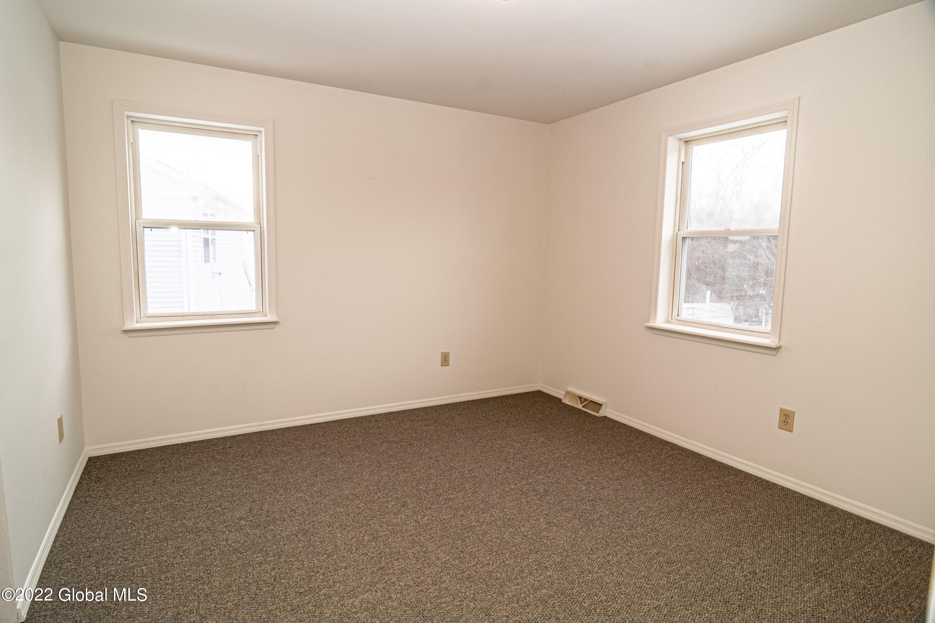 44 Wynantskill Way Troy, NY 12180 - Photo 20 of 35 44 Wynantskill Way-22