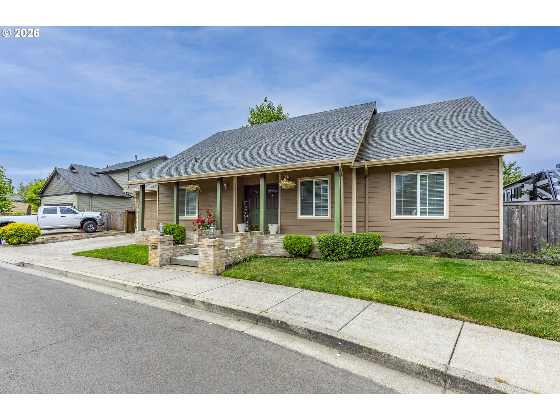 6876 Simeon Drive Springfield, OR 97478 - Photo 2 of 41