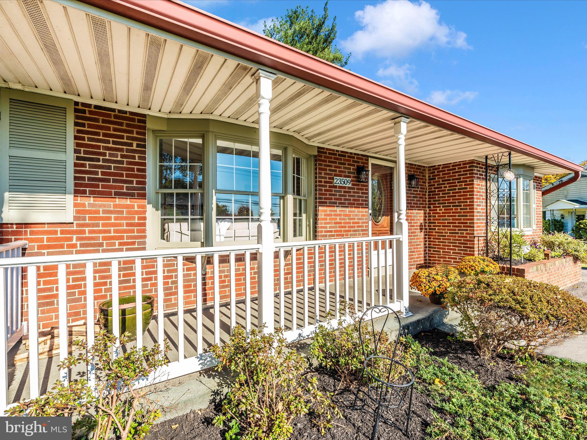 23509 Woodfield Road Gaithersburg, MD 20882 - Photo 54 of 55 Exterior Front