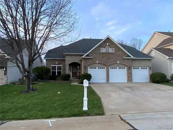 $469,500 | 193 Berry Manor Circle, St. Peters, MO 63376