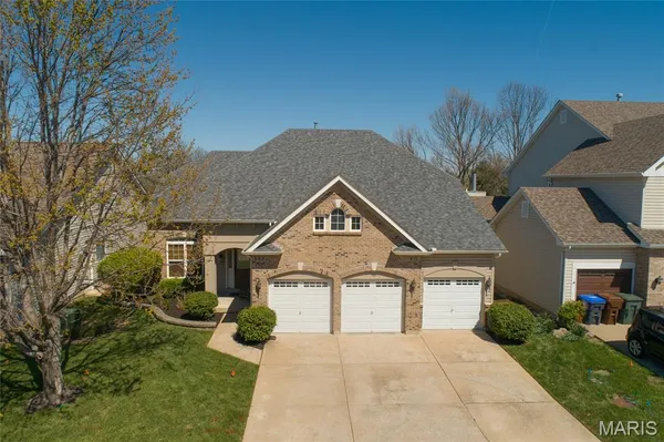 $469,500 | 193 Berry Manor Circle, St. Peters, MO 63376