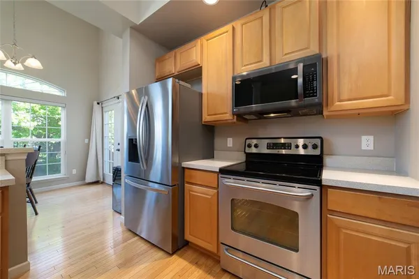 $469,500 | 193 Berry Manor Circle, St. Peters, MO 63376
