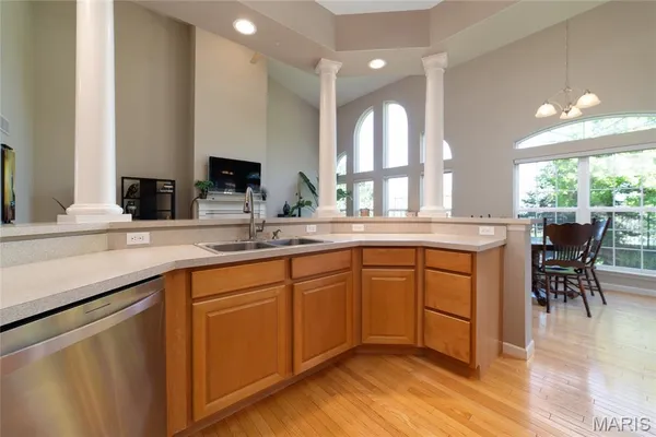 $469,500 | 193 Berry Manor Circle, St. Peters, MO 63376