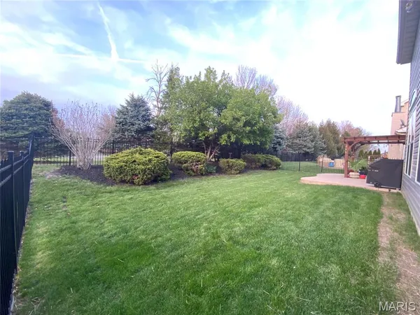 $469,500 | 193 Berry Manor Circle, St. Peters, MO 63376