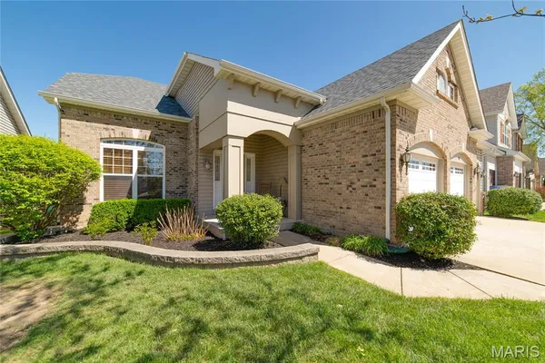 $469,500 | 193 Berry Manor Circle, St. Peters, MO 63376