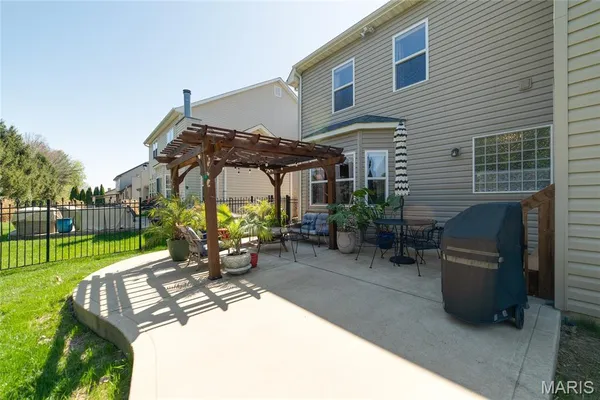 $469,500 | 193 Berry Manor Circle, St. Peters, MO 63376