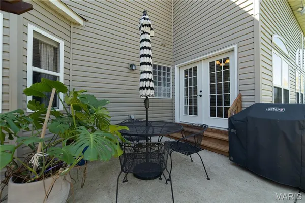 $469,500 | 193 Berry Manor Circle, St. Peters, MO 63376