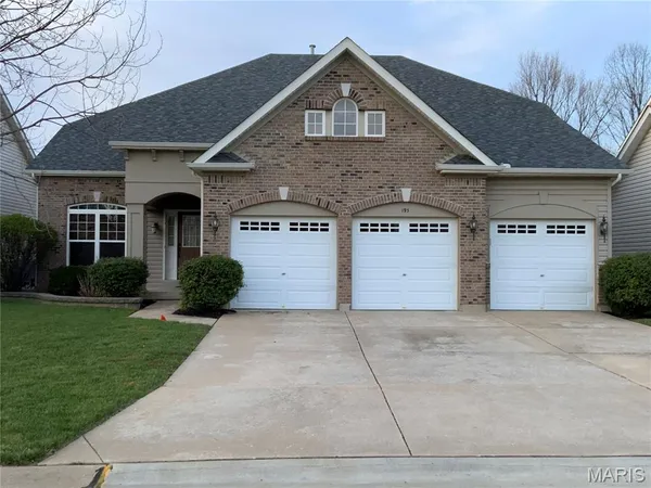 $469,500 | 193 Berry Manor Circle, St. Peters, MO 63376