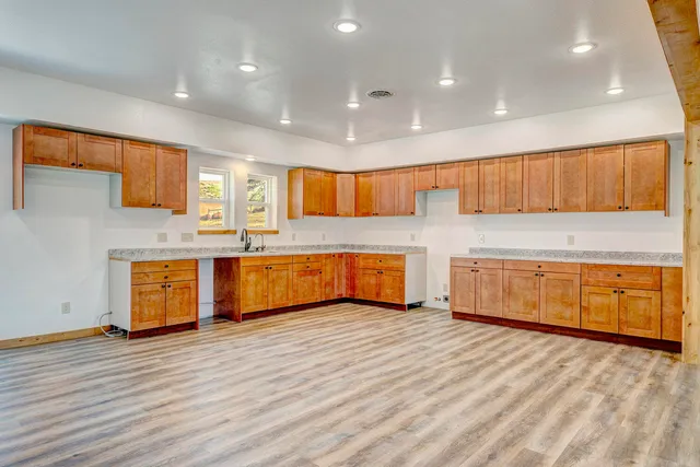 $765,000 | 695 Dow Prong Road, Wyarno, WY 82845