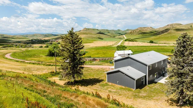 $765,000 | 695 Dow Prong Road, Wyarno, WY 82845