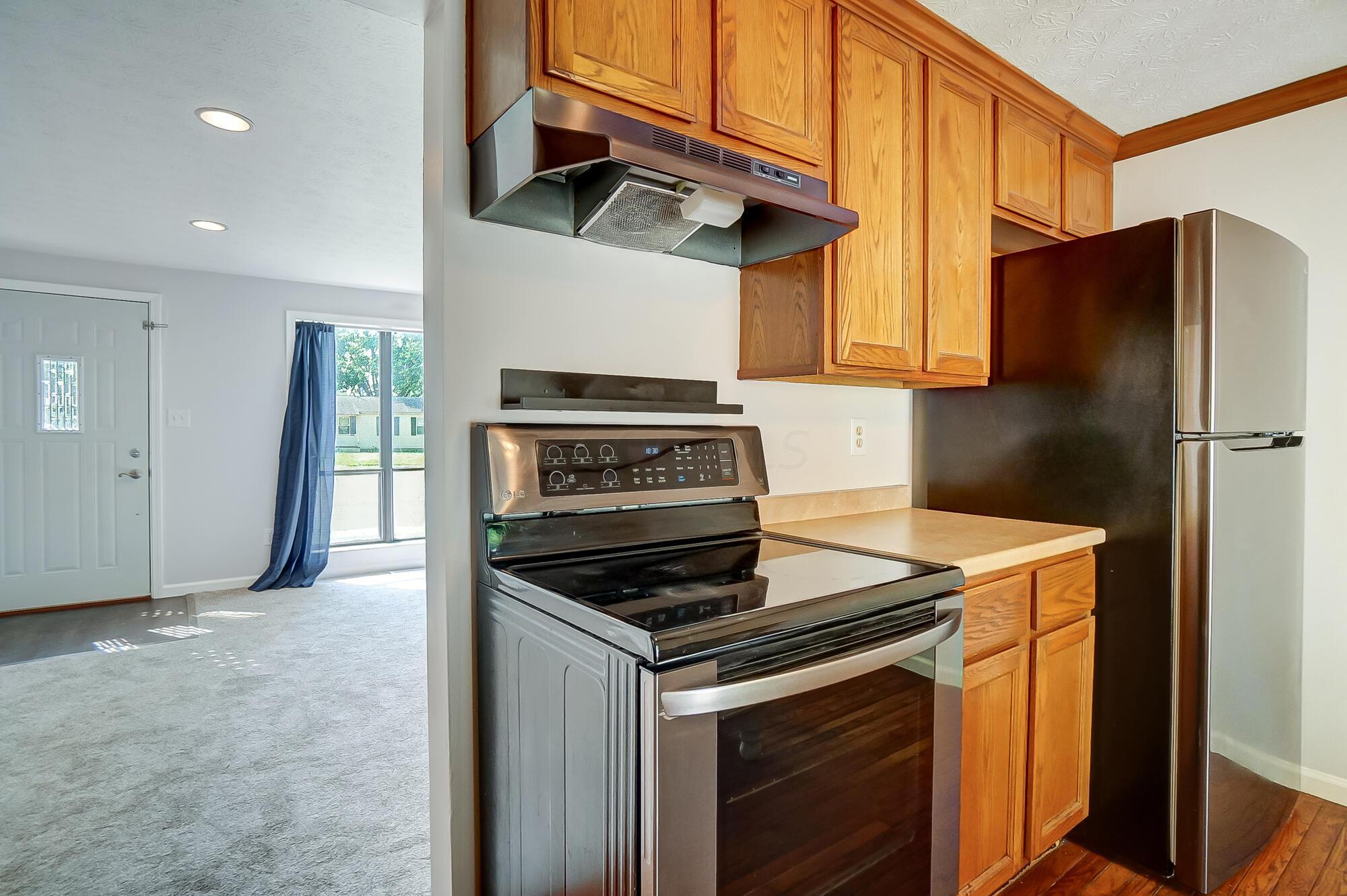 3075 Whitlow Road Columbus, OH 43232 - Photo 11 of 45 Kitchen