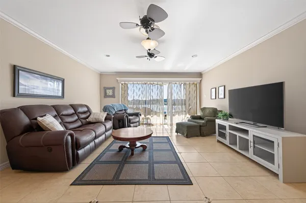 $191,500 | 15575 Marina Drive, Unit 217C, Montgomery, TX 77356