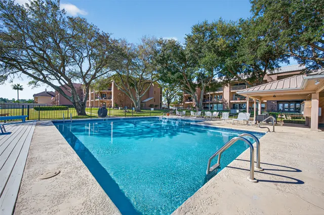 $197,500 | 15575 Marina Drive, Unit 217C, Montgomery, TX 77356