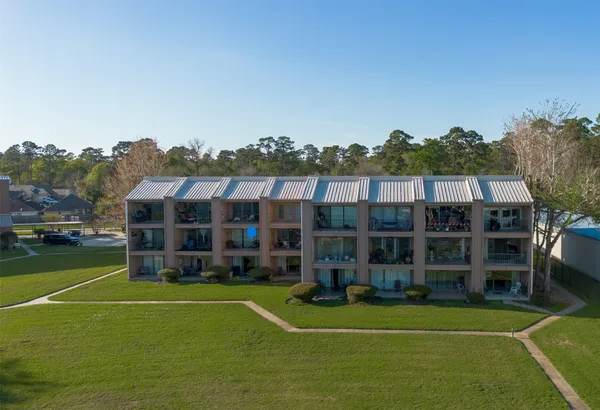 $197,500 | 15575 Marina Drive, Unit 217C, Montgomery, TX 77356