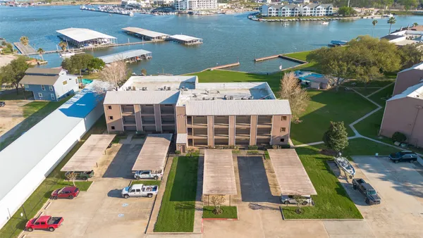 $197,500 | 15575 Marina Drive, Unit 217C, Montgomery, TX 77356