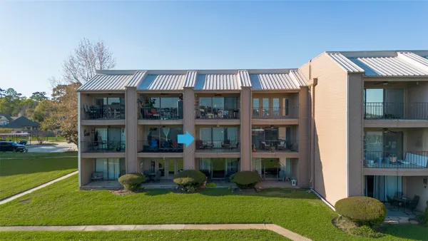 $191,500 | 15575 Marina Drive, Unit 217C, Montgomery, TX 77356