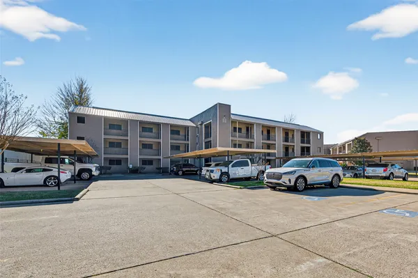 $191,500 | 15575 Marina Drive, Unit 217C, Montgomery, TX 77356