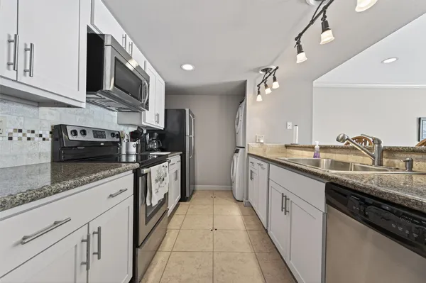 $197,500 | 15575 Marina Drive, Unit 217C, Montgomery, TX 77356