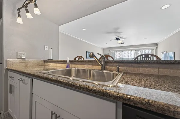 $191,500 | 15575 Marina Drive, Unit 217C, Montgomery, TX 77356