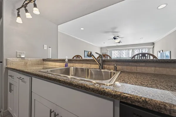 $197,500 | 15575 Marina Drive, Unit 217C, Montgomery, TX 77356