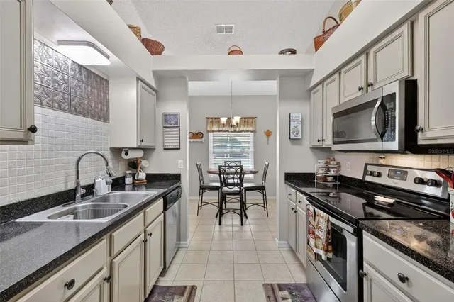 $267,900 | 24821 Pine Hill, Leesburg, FL 34748