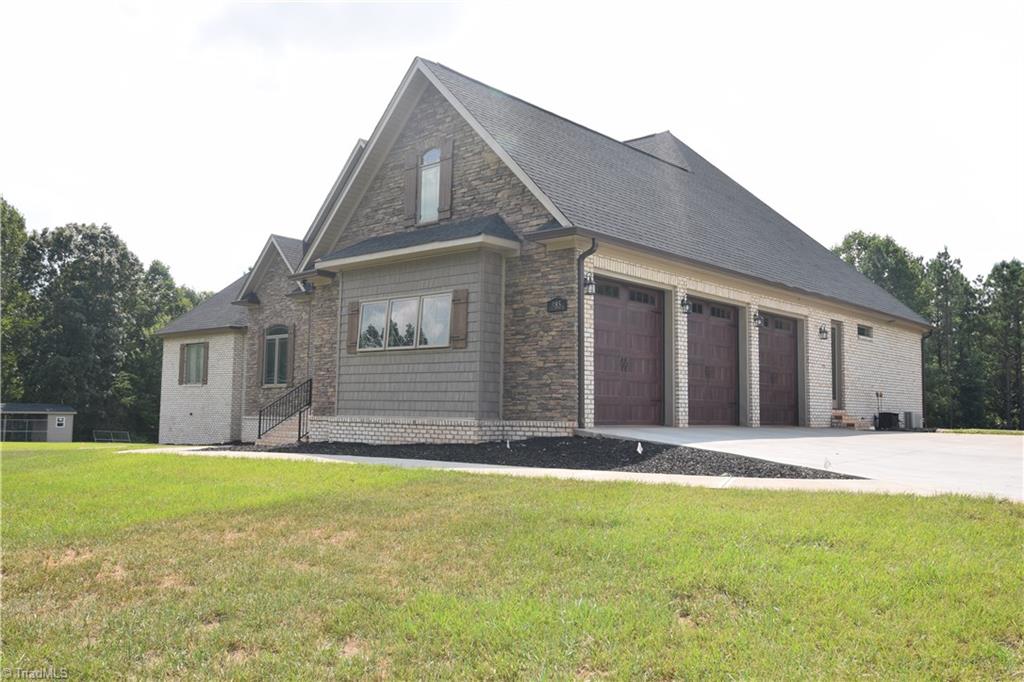 985 Old Westfield Road Pilot Mountain, NC 27041 - Photo 2 of 20 Gallery Image 2
