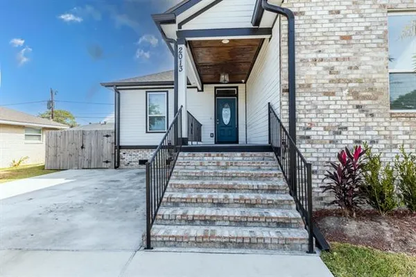 $250,000 | 2013 Congressman Hebert Drive, Chalmette, LA 70043