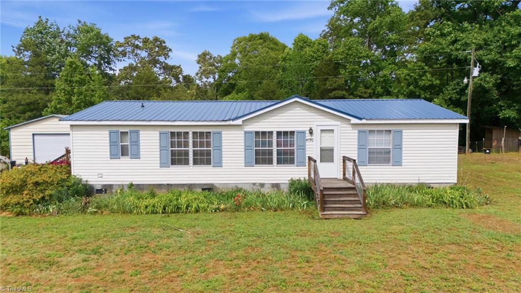4790 Waynick Meadow Road Asheboro, NC 27205 - Photo 1 of 33 Front view of the home.