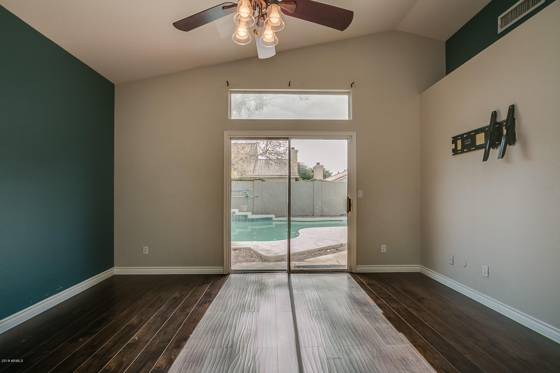1327 East St John Road Phoenix, AZ 85022 - Photo 11 of 23 Saint John-10