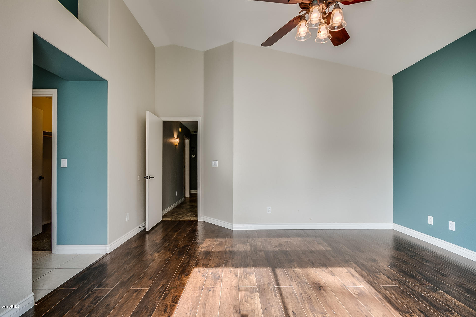 1327 East St John Road Phoenix, AZ 85022 - Photo 13 of 23 Saint John-12