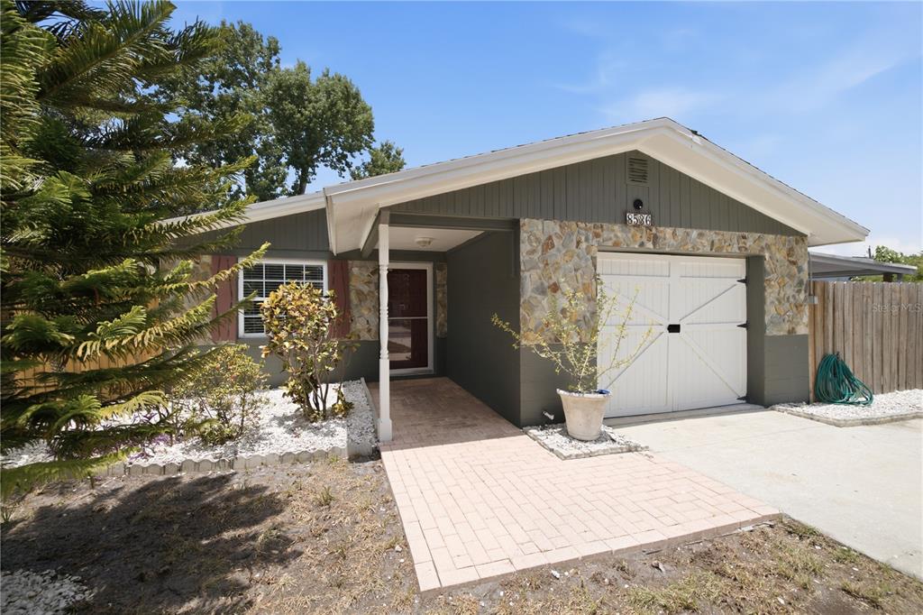 8536 Quail Road Seminole, FL 33777 - Photo 1 of 40