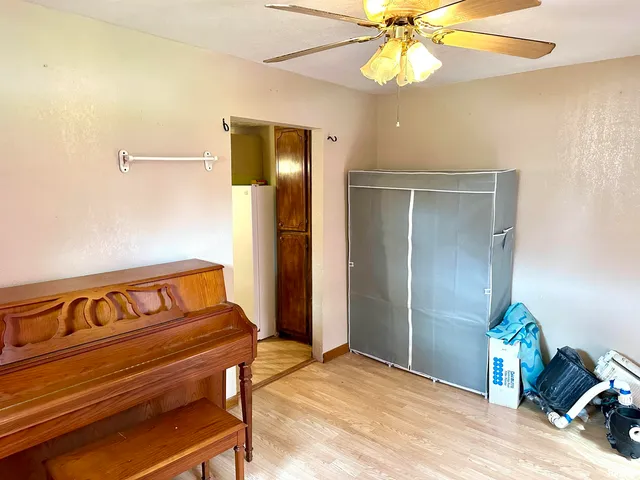 $55,000 | 414 East Monroe Avenue, Farina, IL 62838