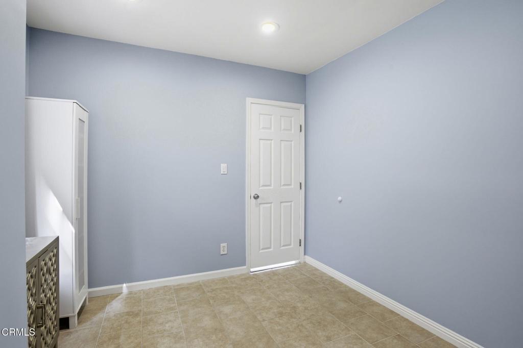 1606 Glenwood Road, Unit A Glendale, CA 91201 - Photo 19 of 28 a view of an empty room