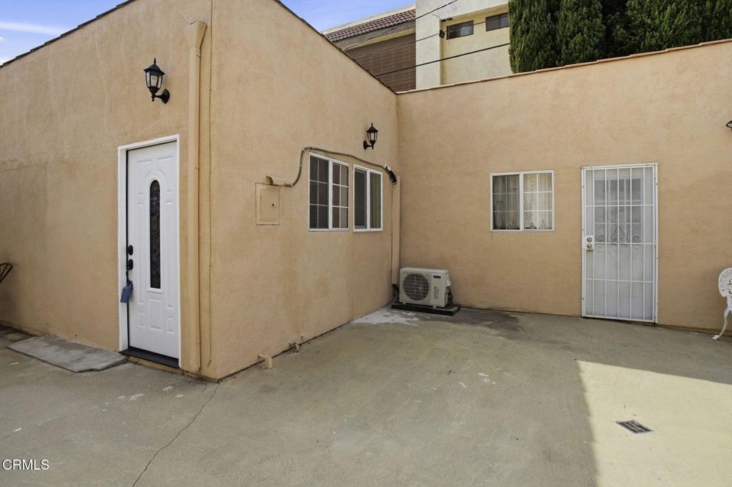 1606 Glenwood Road, Unit A Glendale, CA 91201 - Photo 25 of 28 a view of front door of house