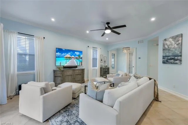 $1,100,000 | 2855 Tiburon Boulevard East, Unit 101, Naples, FL 34109