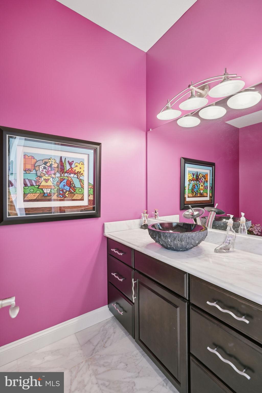 10708 Lockland Road Potomac, MD 20854 - Photo 38 of 69 Powder Room