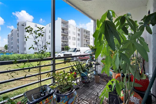 $240,000 | 14195 Southwest 87th Street, Unit B115, Miami, FL 33183