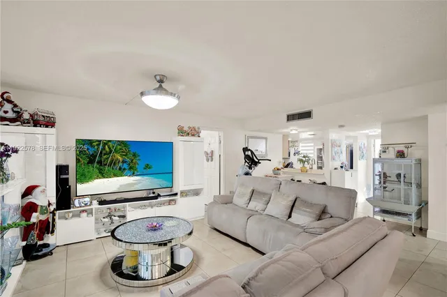 $240,000 | 14195 Southwest 87th Street, Unit B115, Miami, FL 33183