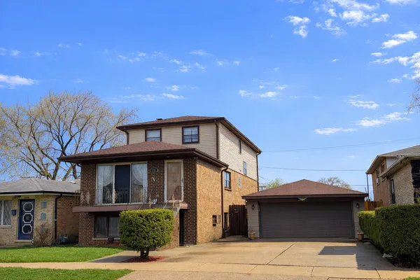 $950 | 7226 West 63rd Place, Unit 1, Summit, IL 60501
