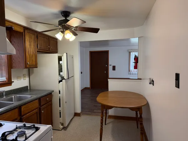 $950 | 7226 West 63rd Place, Unit 1, Summit, IL 60501